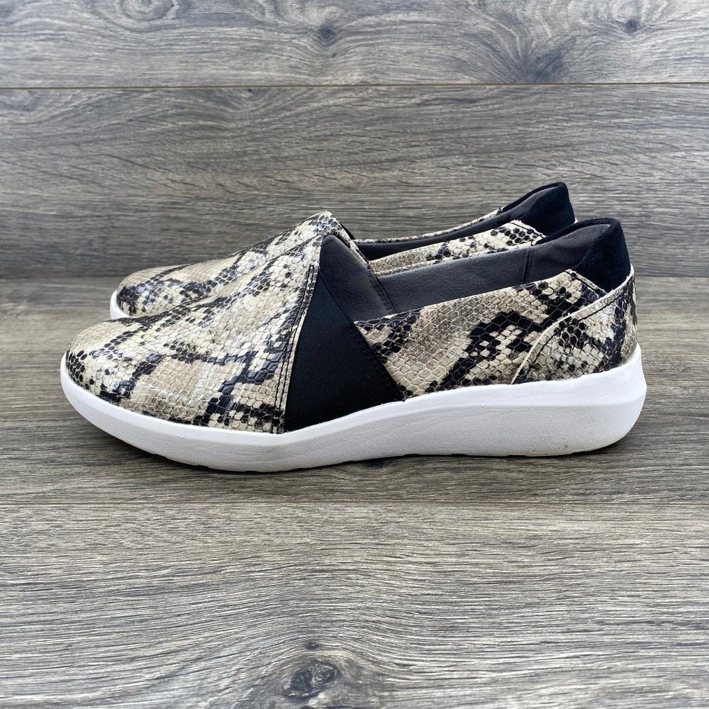 Clarks Collection Womens Slip On Shoes Snakeskin Print Comfort White Sole Size 9